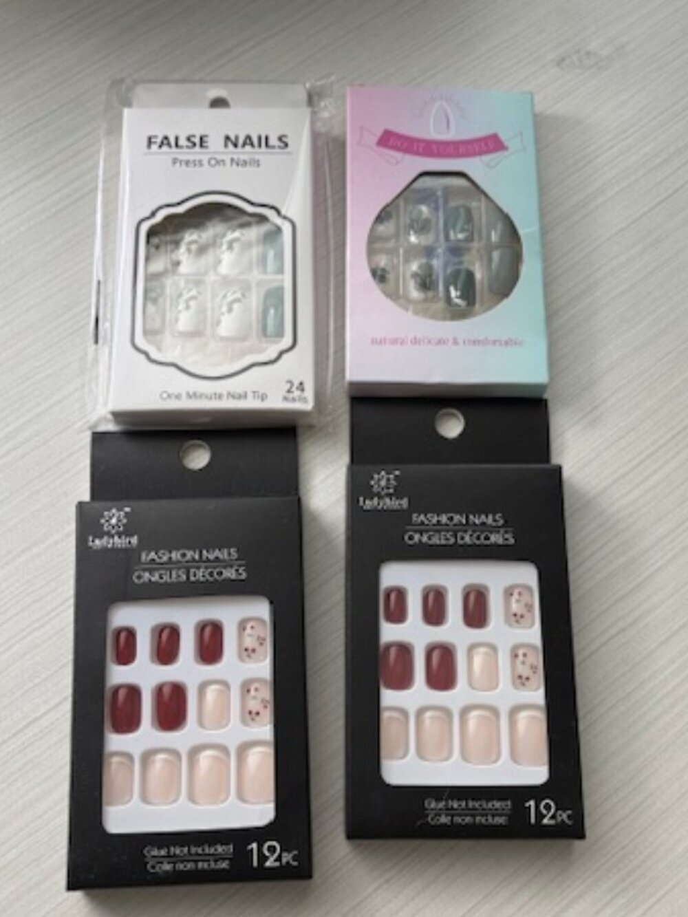 Four pack of press on nails NWT